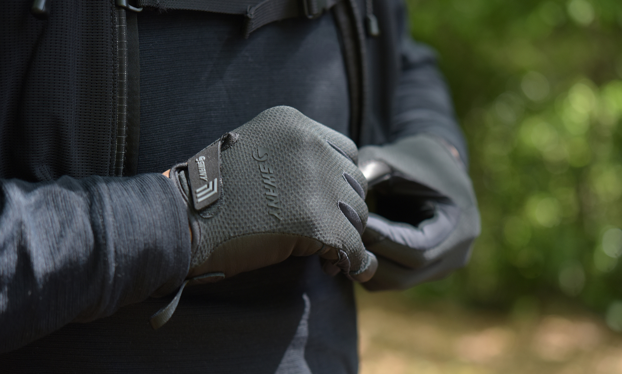 TR-705 Trail Leather Glove